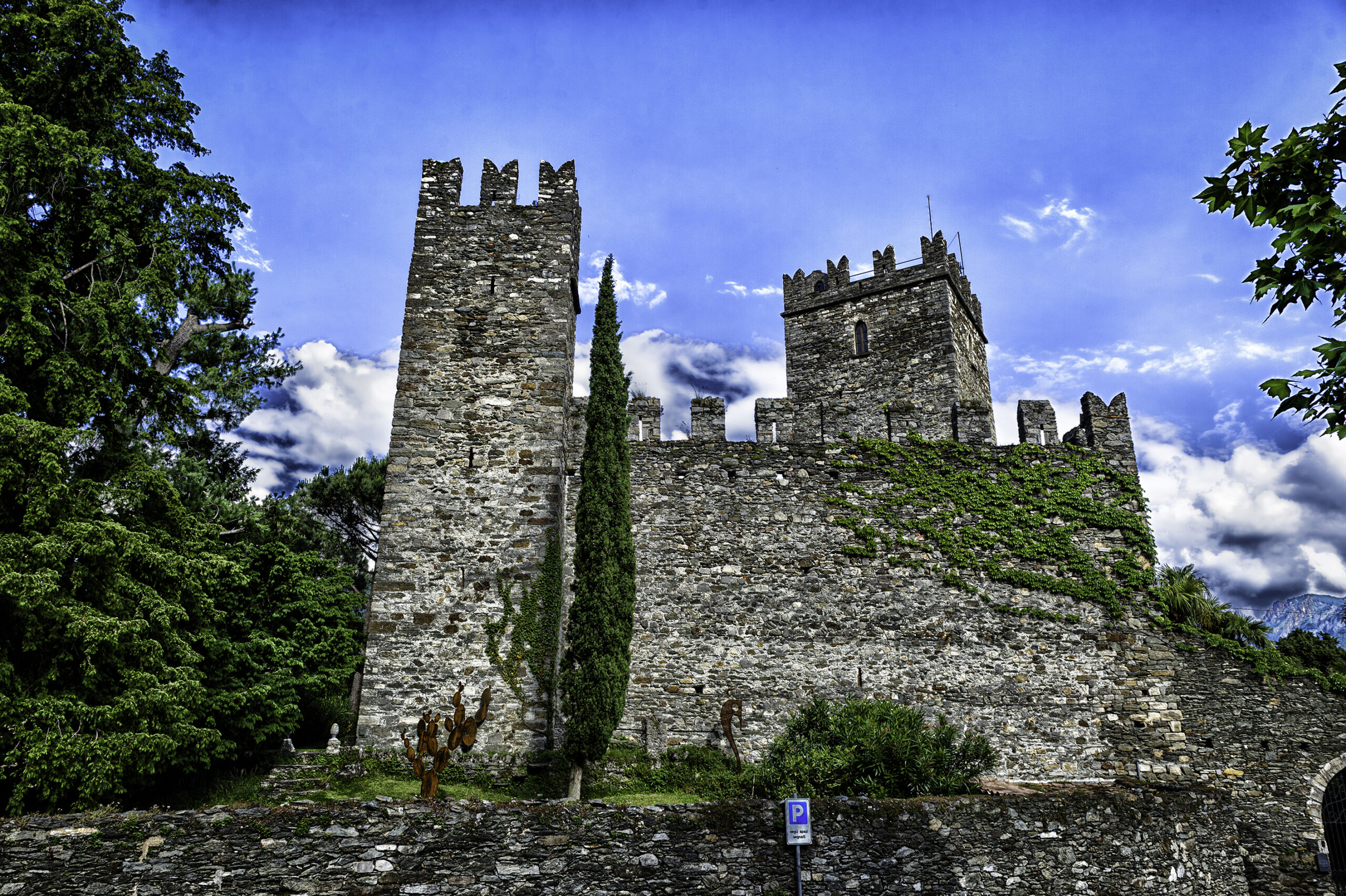 Foto esterna del Castello di Rezzonico